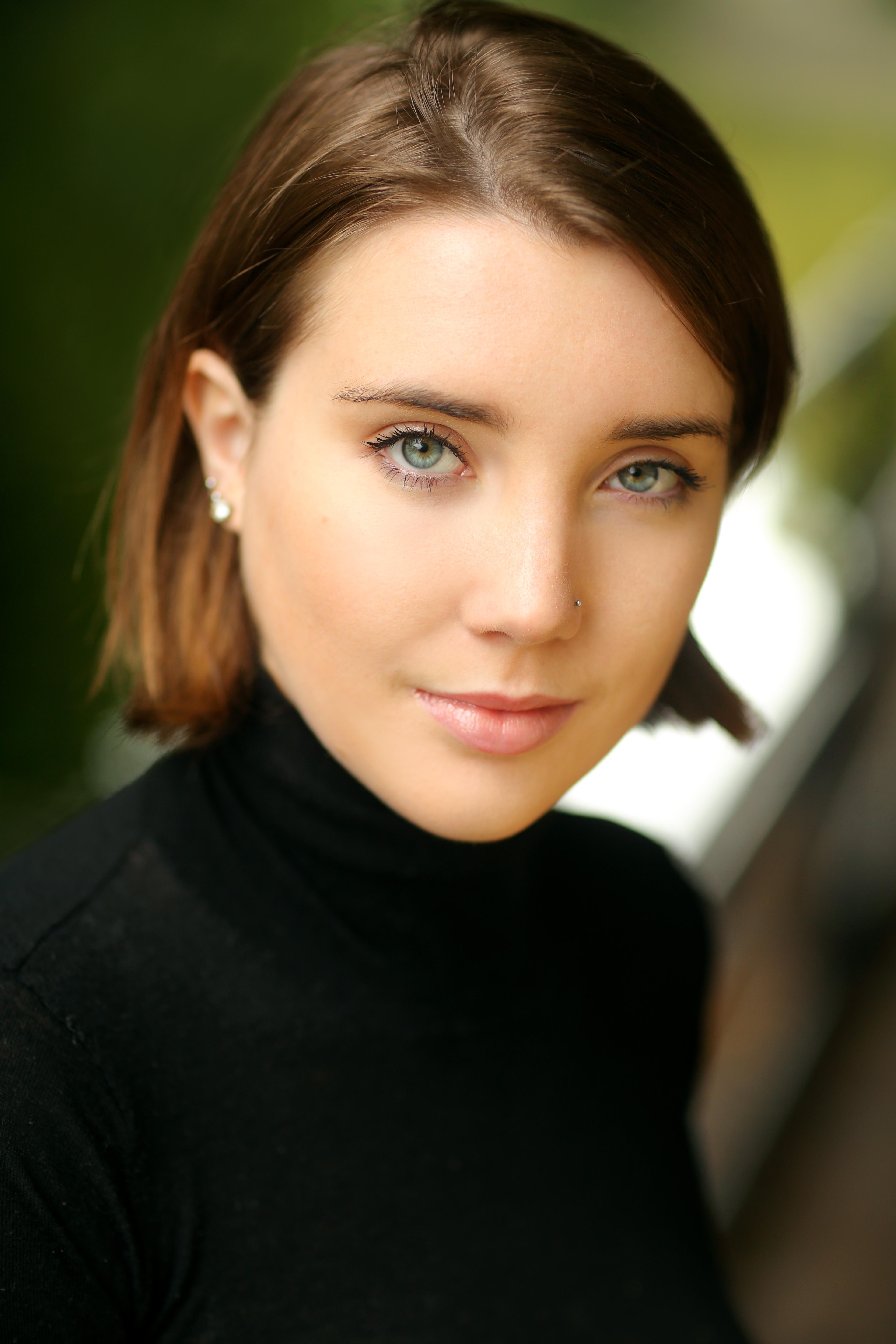 actor Gaia Wise large photo