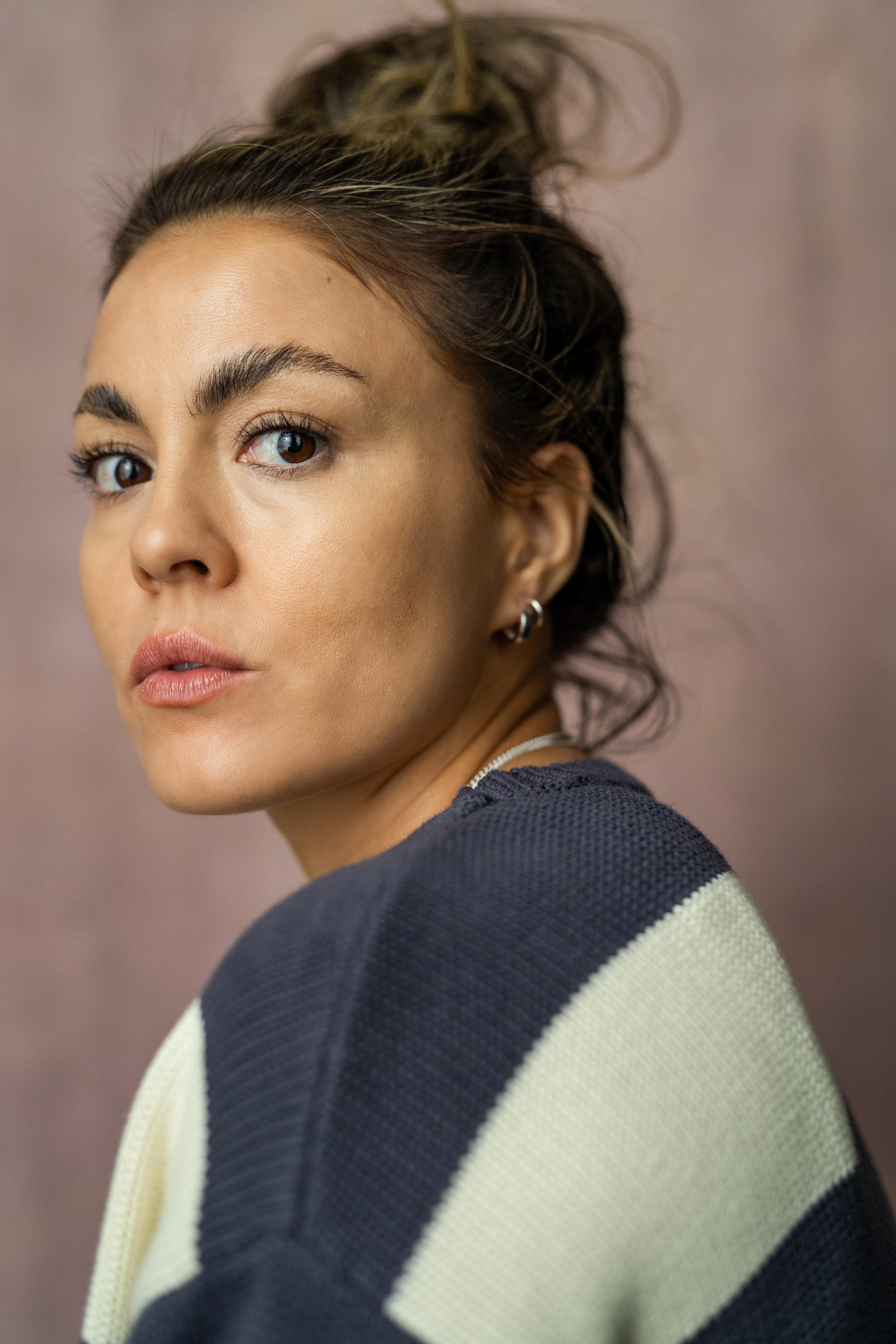 actor Mia Selway large photo