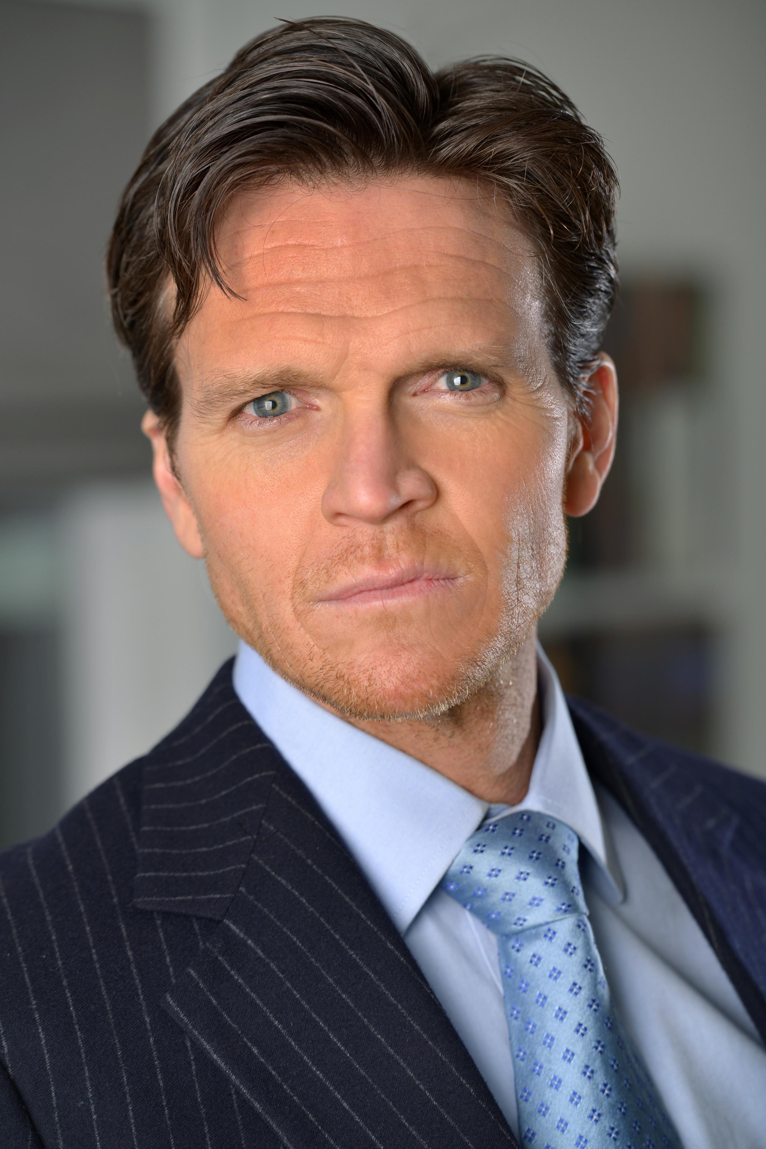 actor Todd Cattell large photo