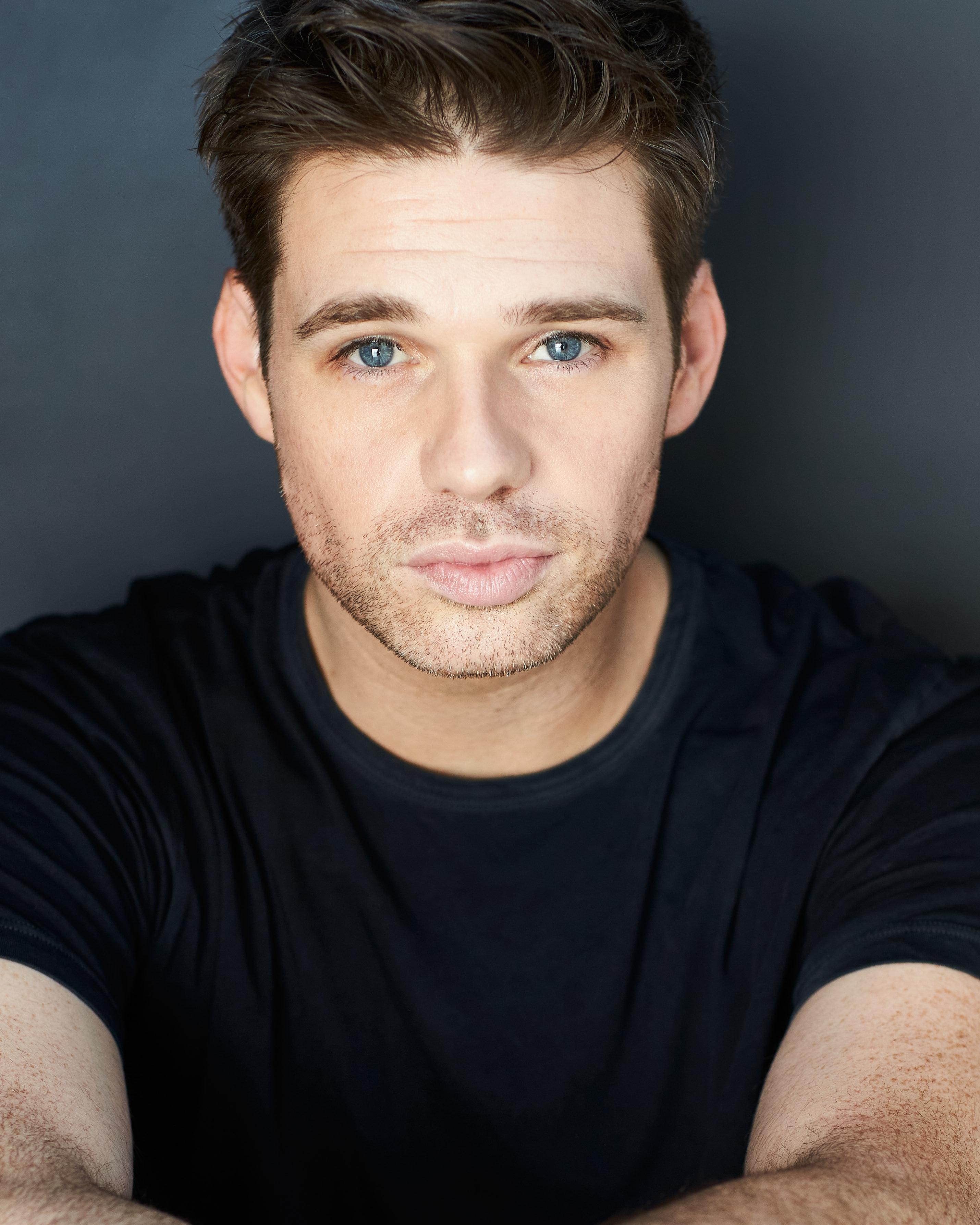 actor Scott Gibbs large photo