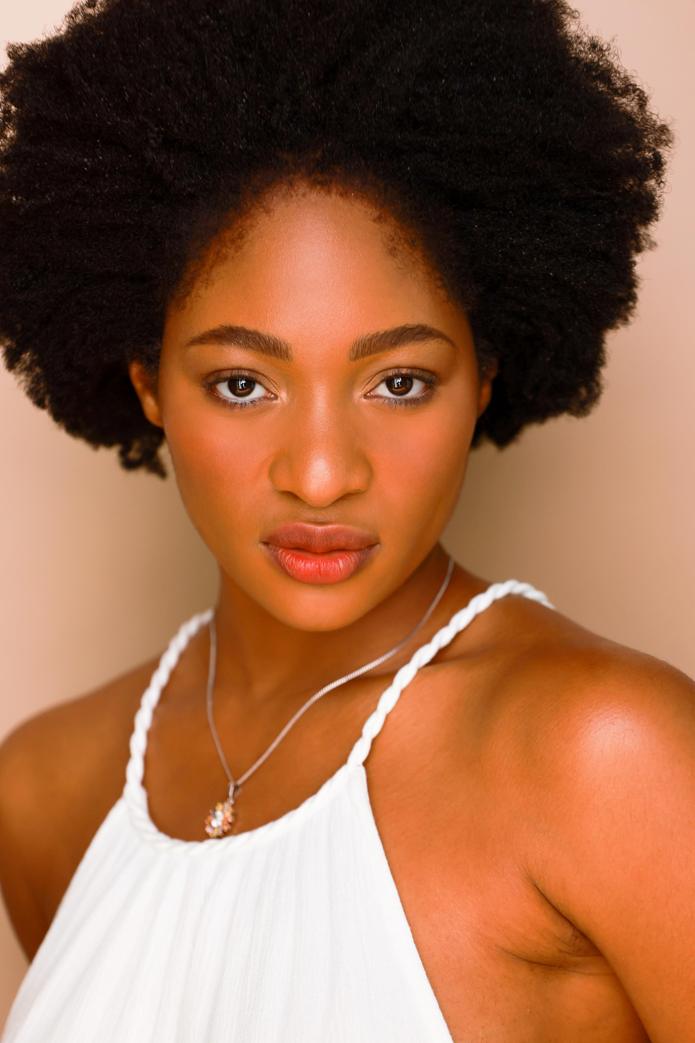 actor Nicole Onyeje large photo