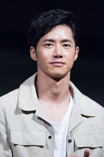 actor Oh Jong-Hyuk large photo