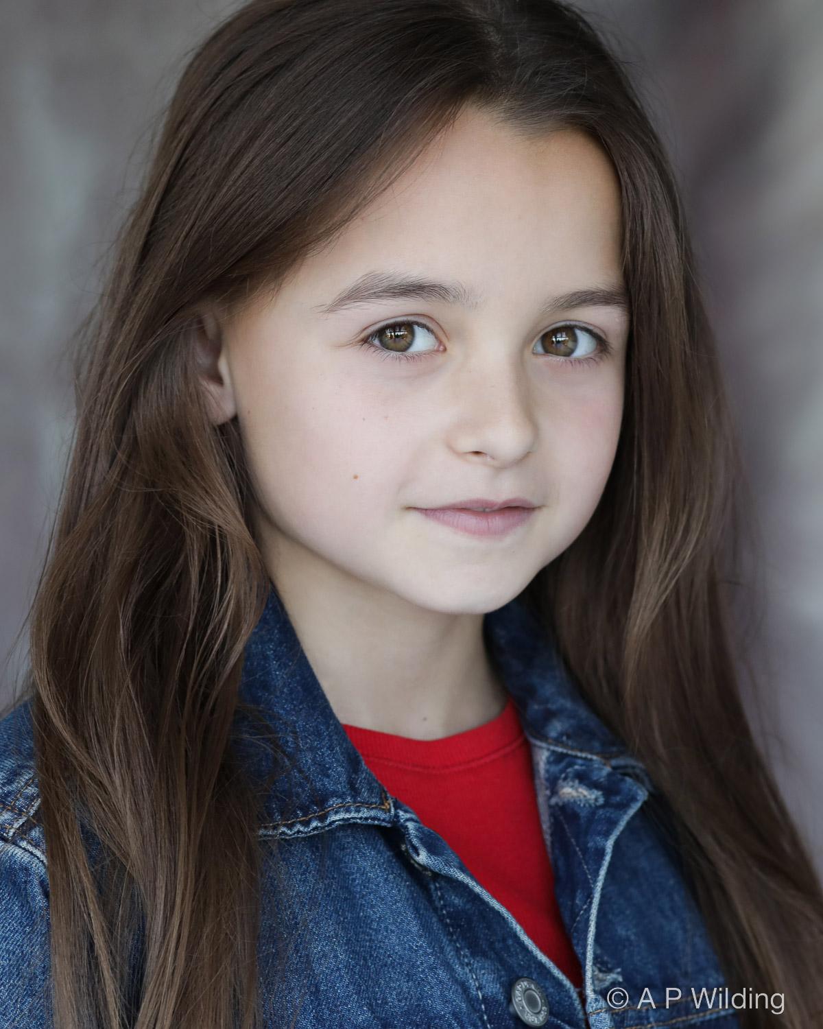 actor Isla Gie large photo
