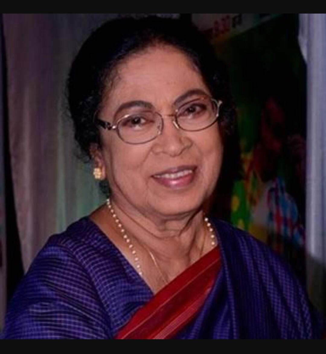 actor Sulabha Deshpande large photo