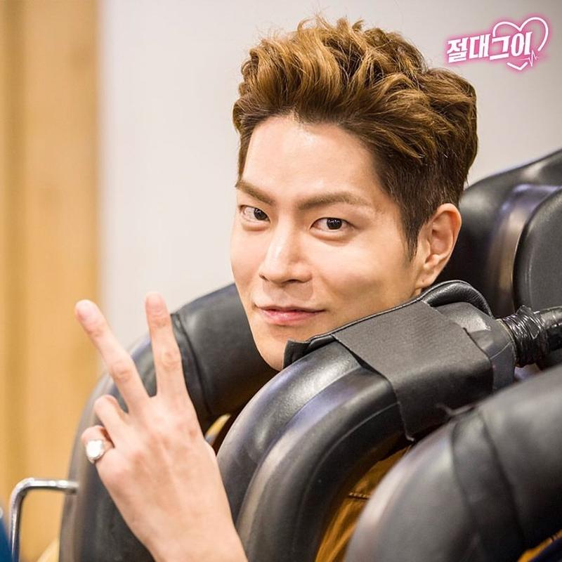 actor Jong-Hyun Hong large photo
