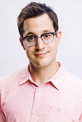 actor Dan Levy large photo