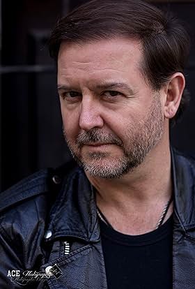 actor Craig Walker large photo