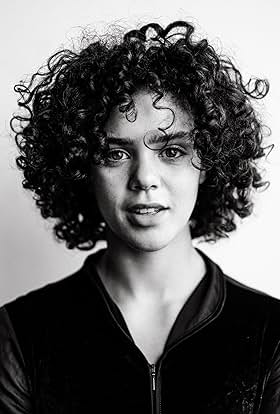 actor Safia Oakley-Green large photo