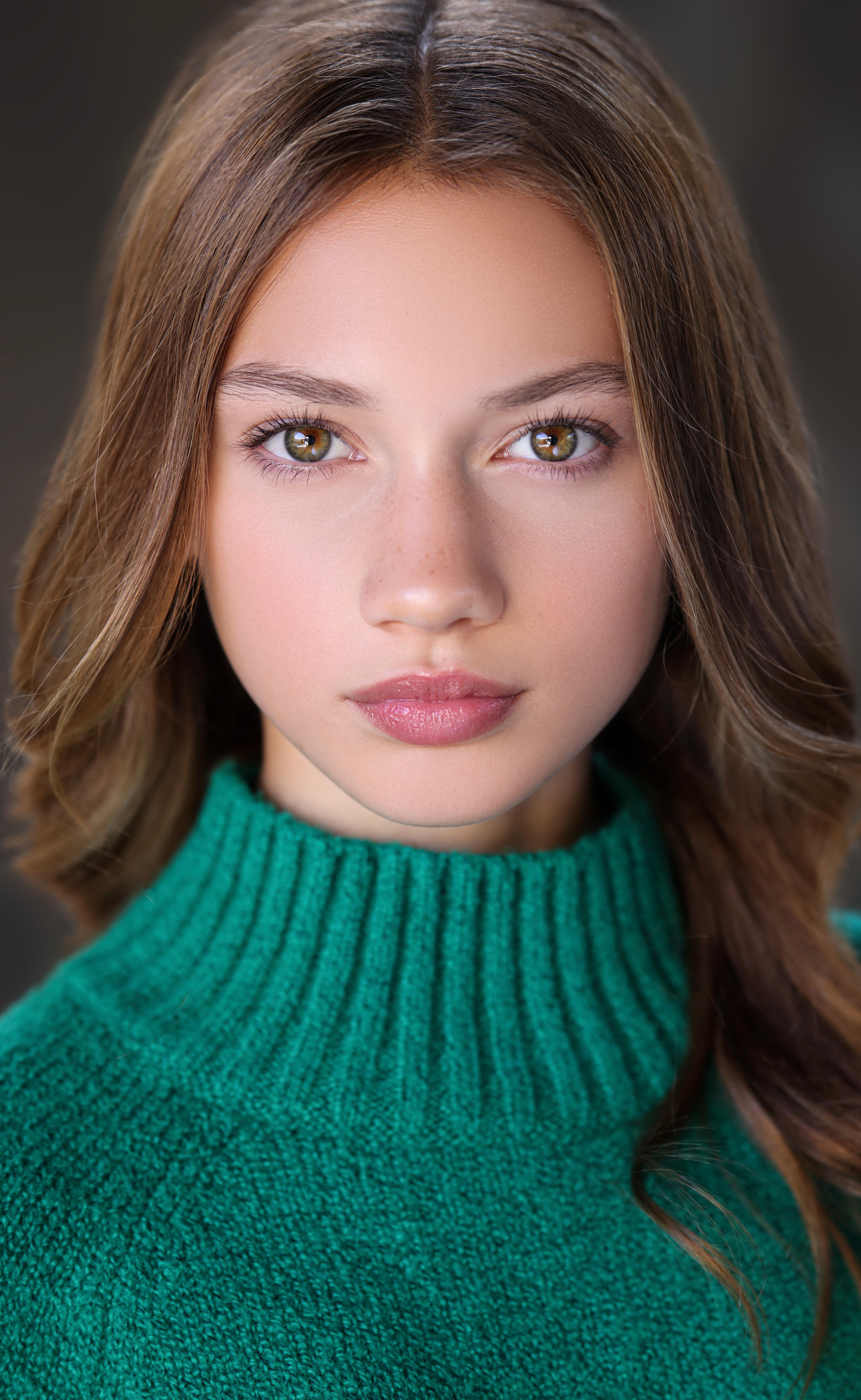 actor Maya Le Clark large photo