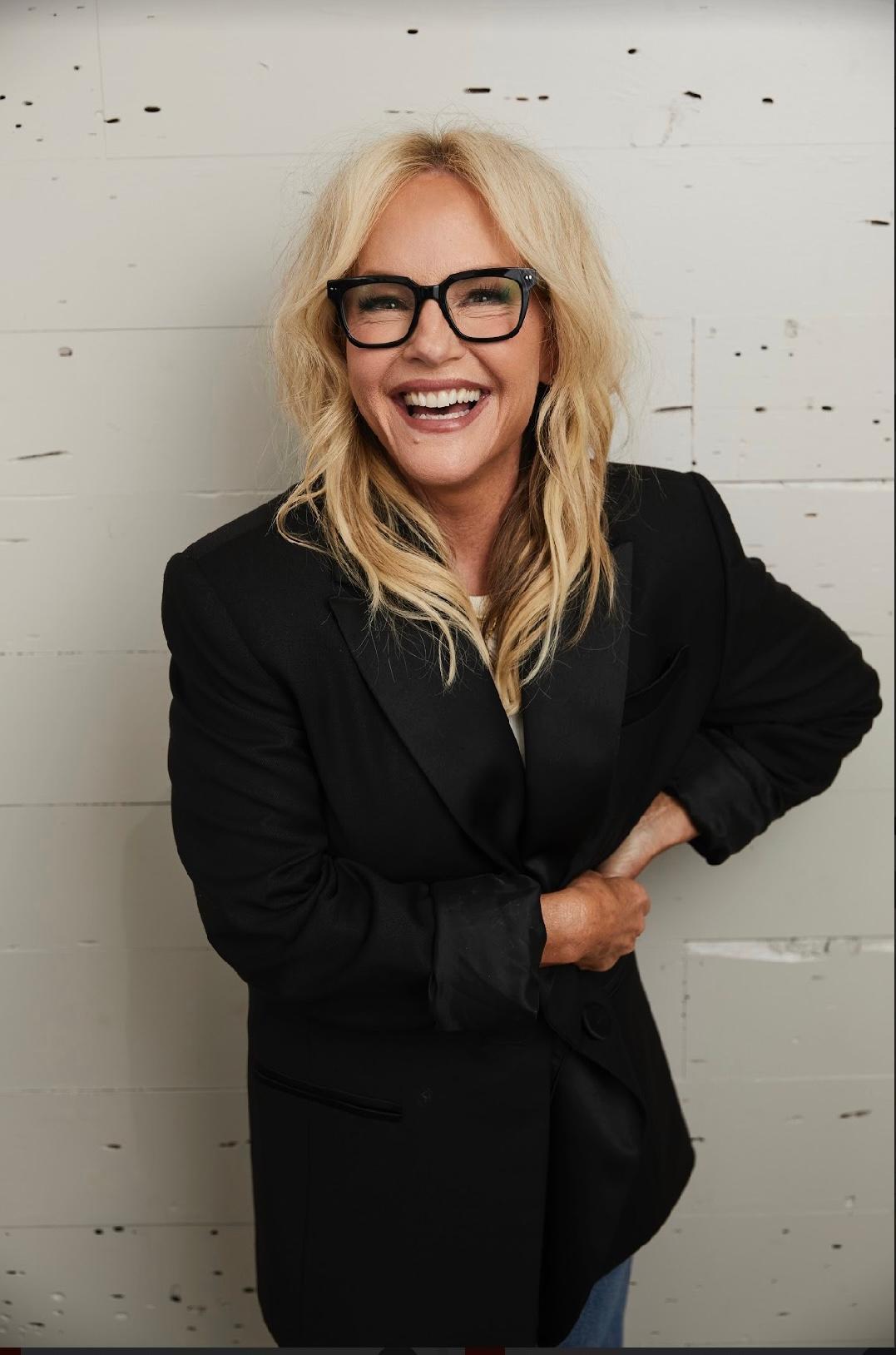 actor Rachael Harris large photo