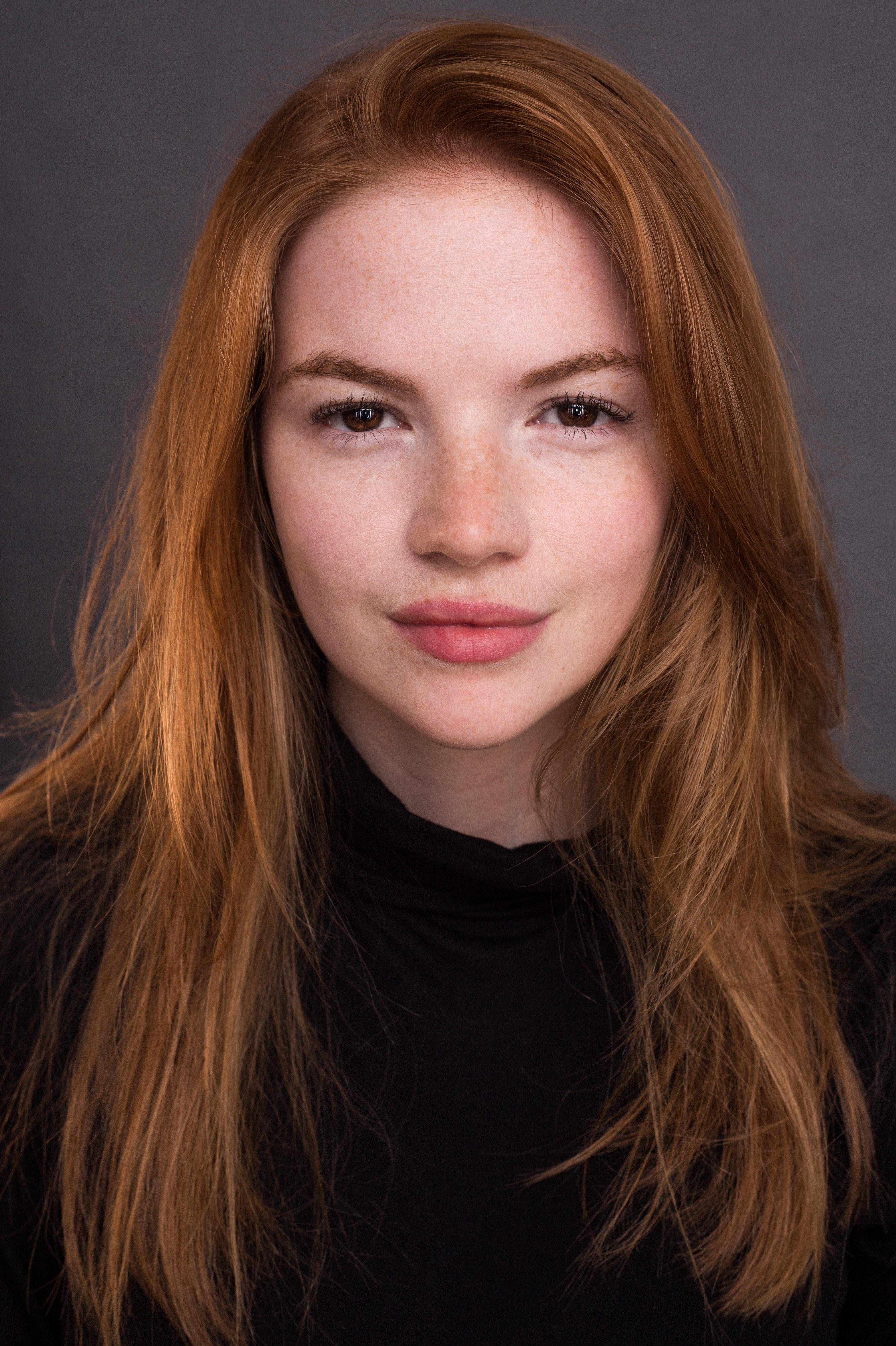 actor Ceara Coveney large photo