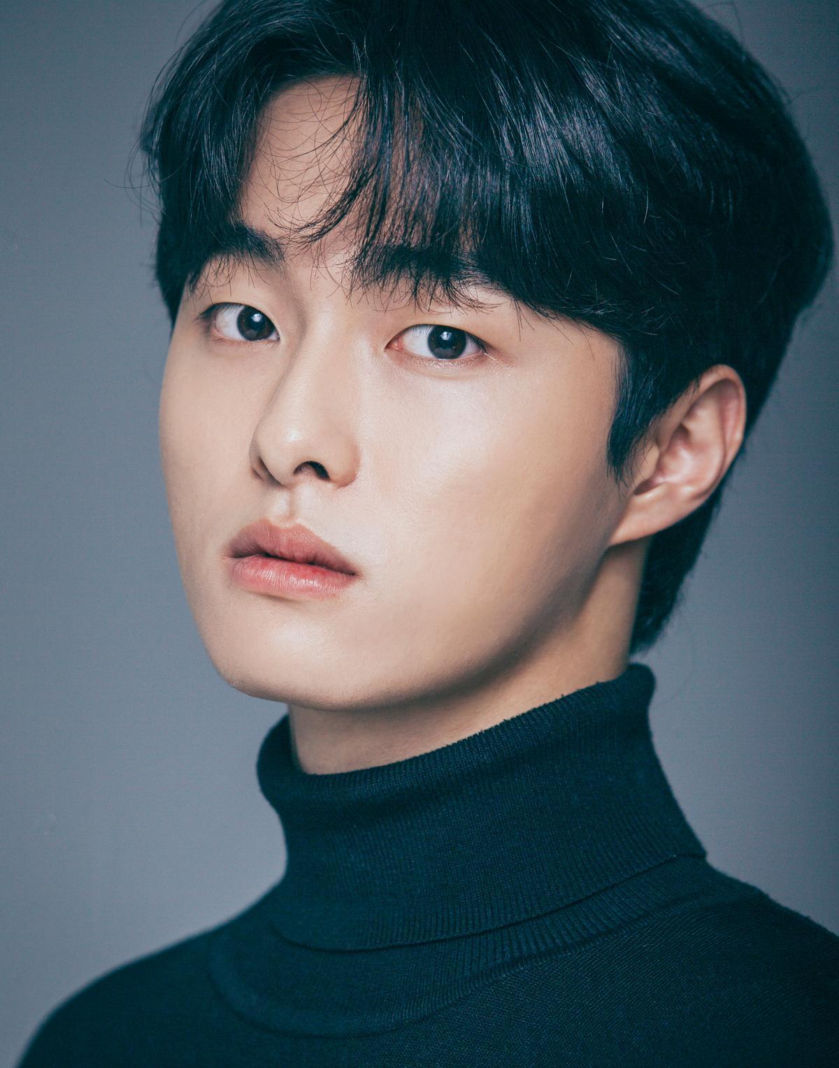 actor Yoon Chan-young large photo