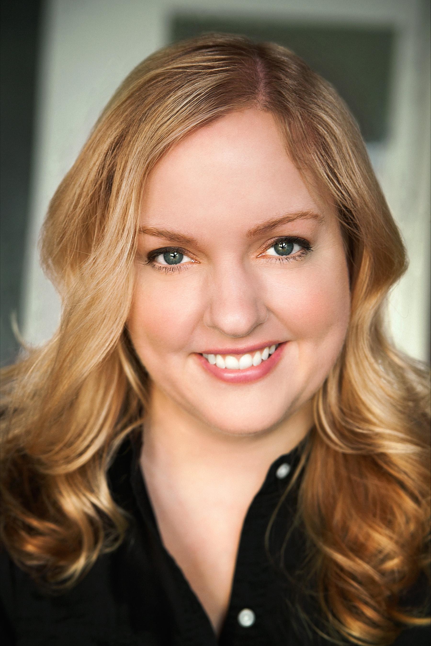 actor Sarah Baker large photo