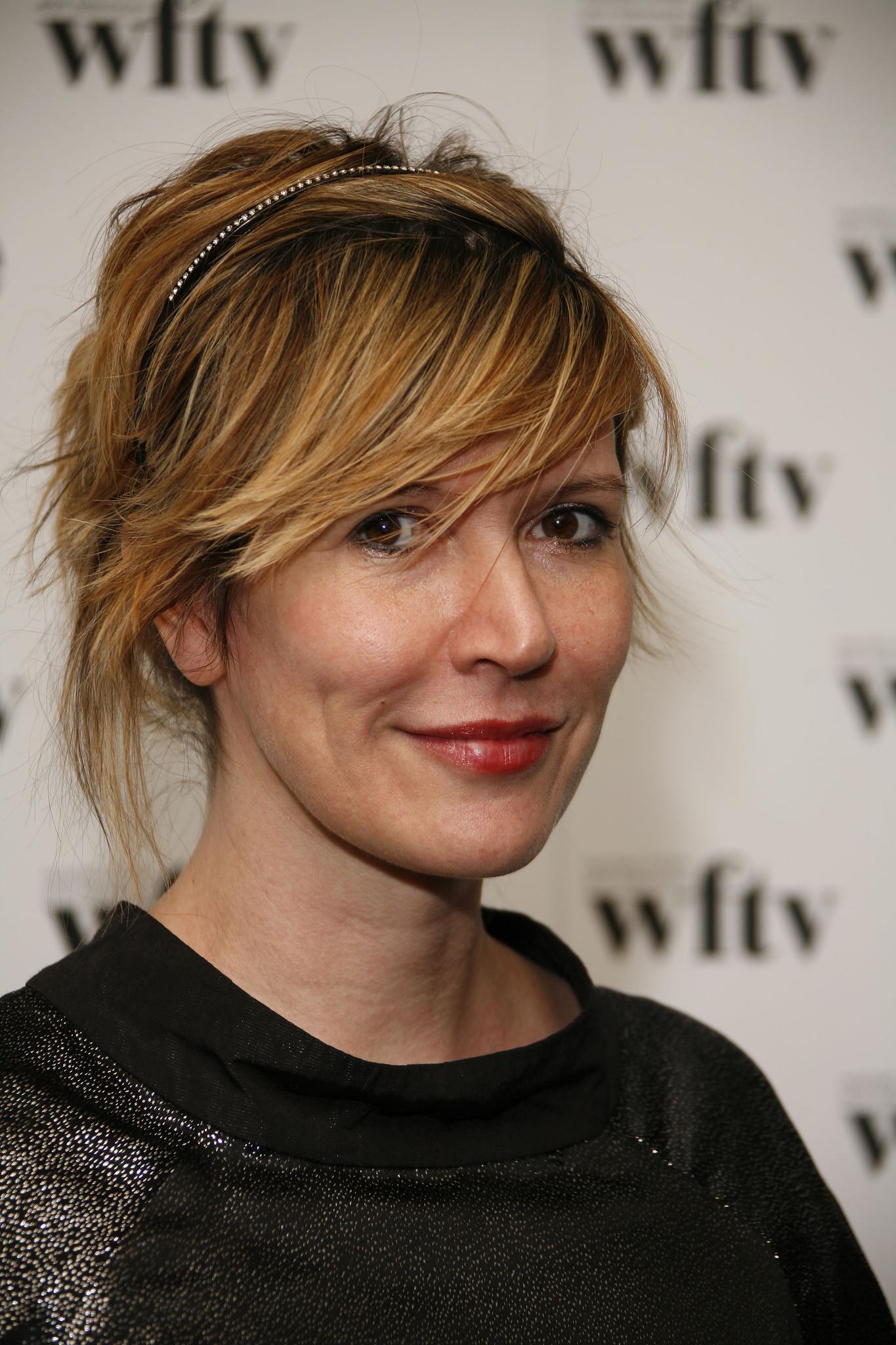 actor Julia Davis large photo
