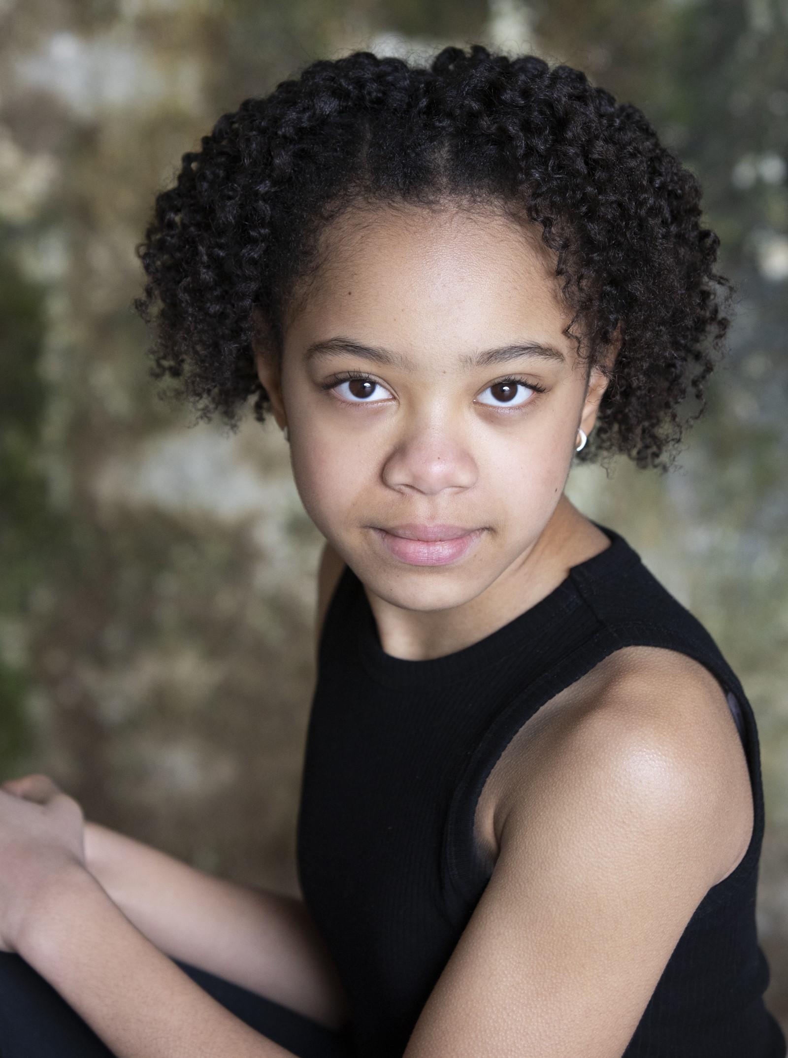 actor Lauren Brady large photo