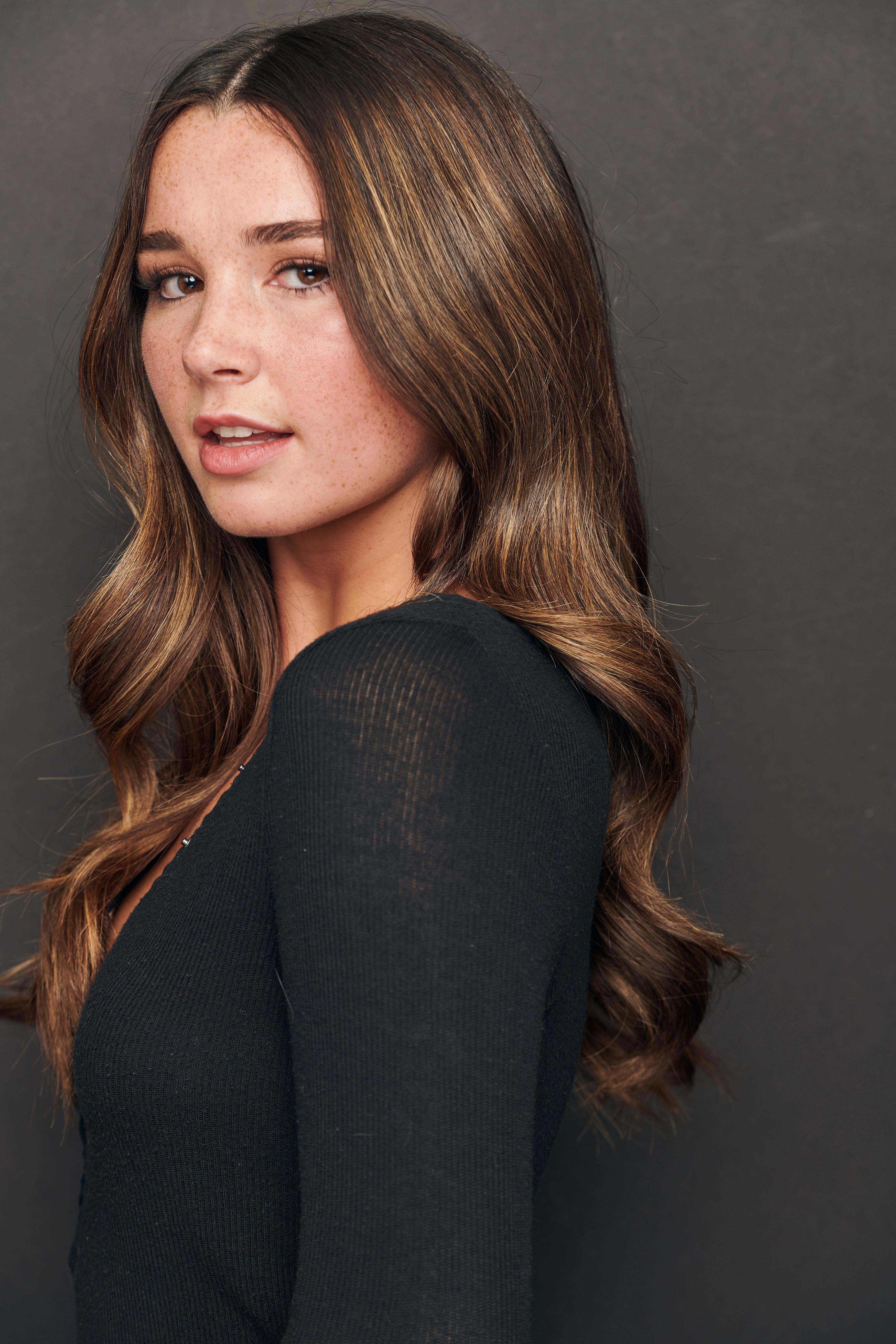 actor Caroline Siegrist large photo