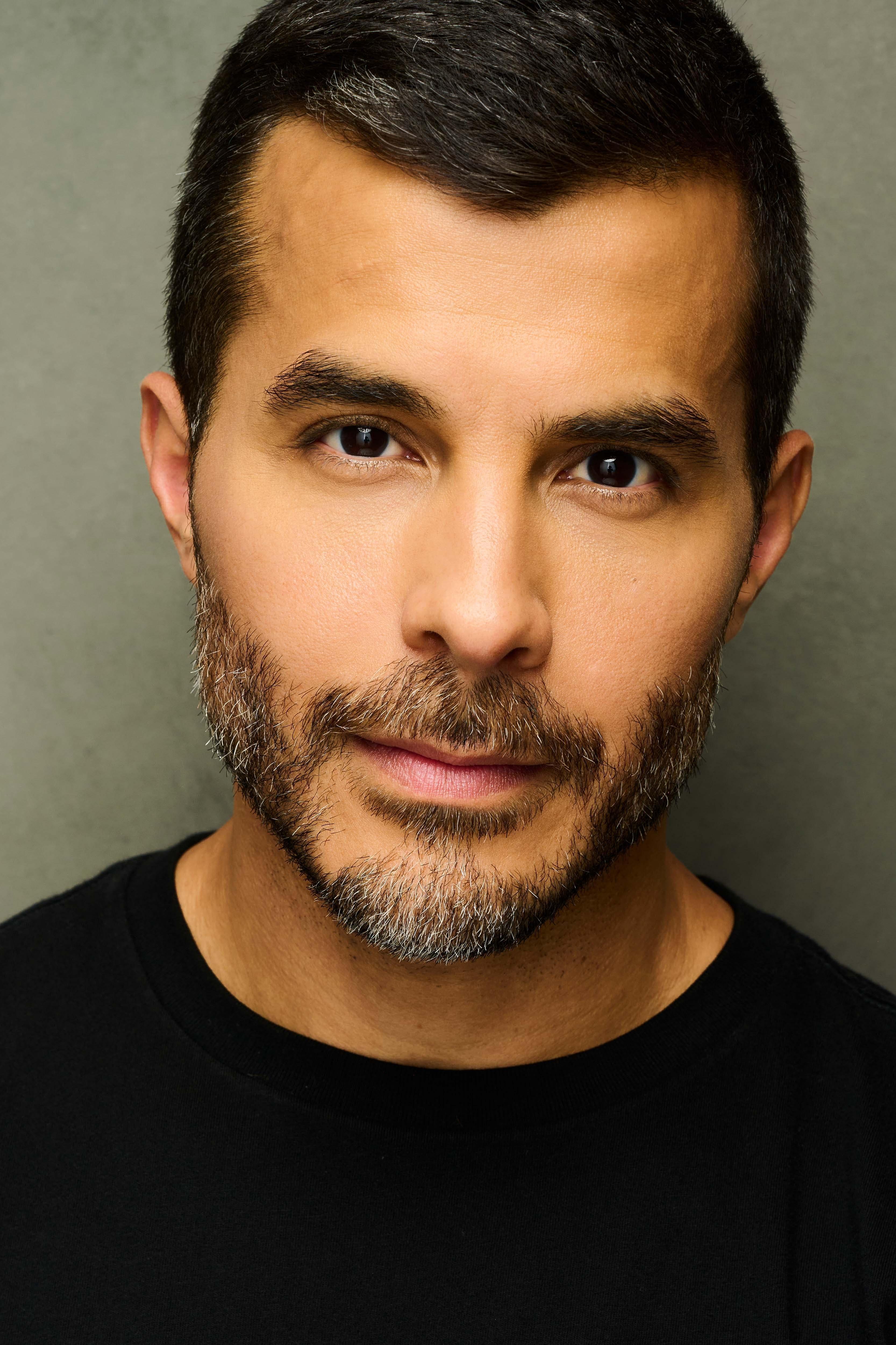 actor Eddie Aguirre large photo