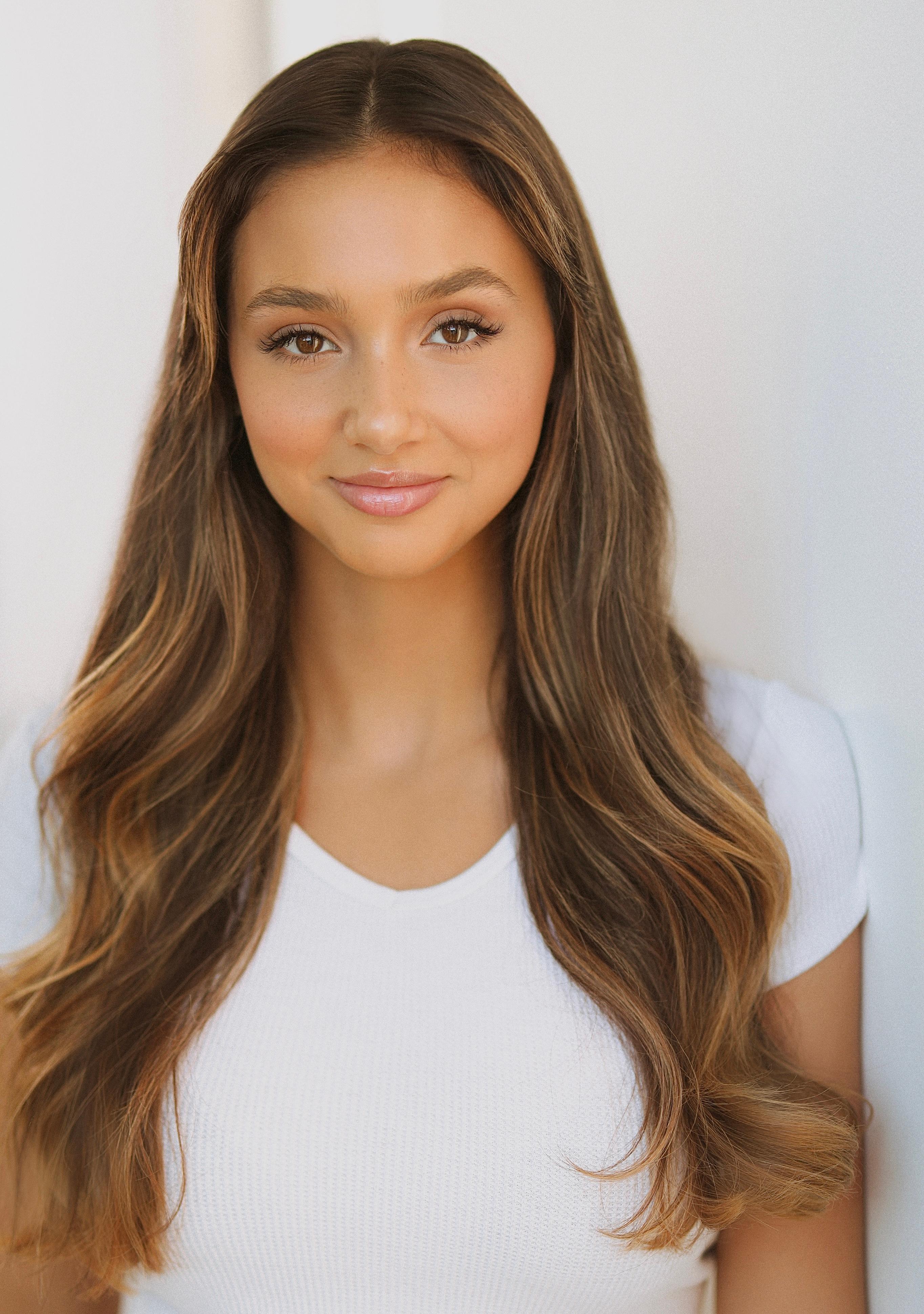 actor Mia Shanks large photo