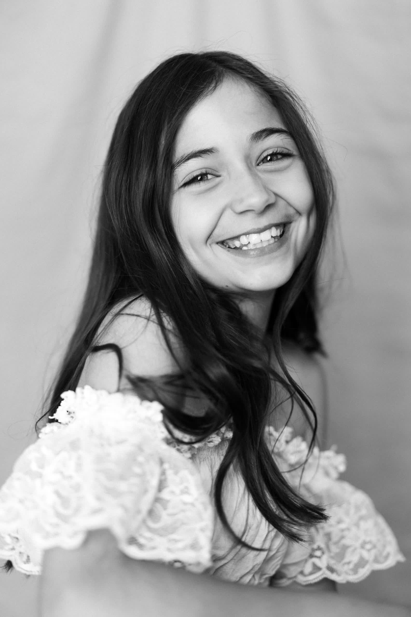 actor Victoria Comte large photo