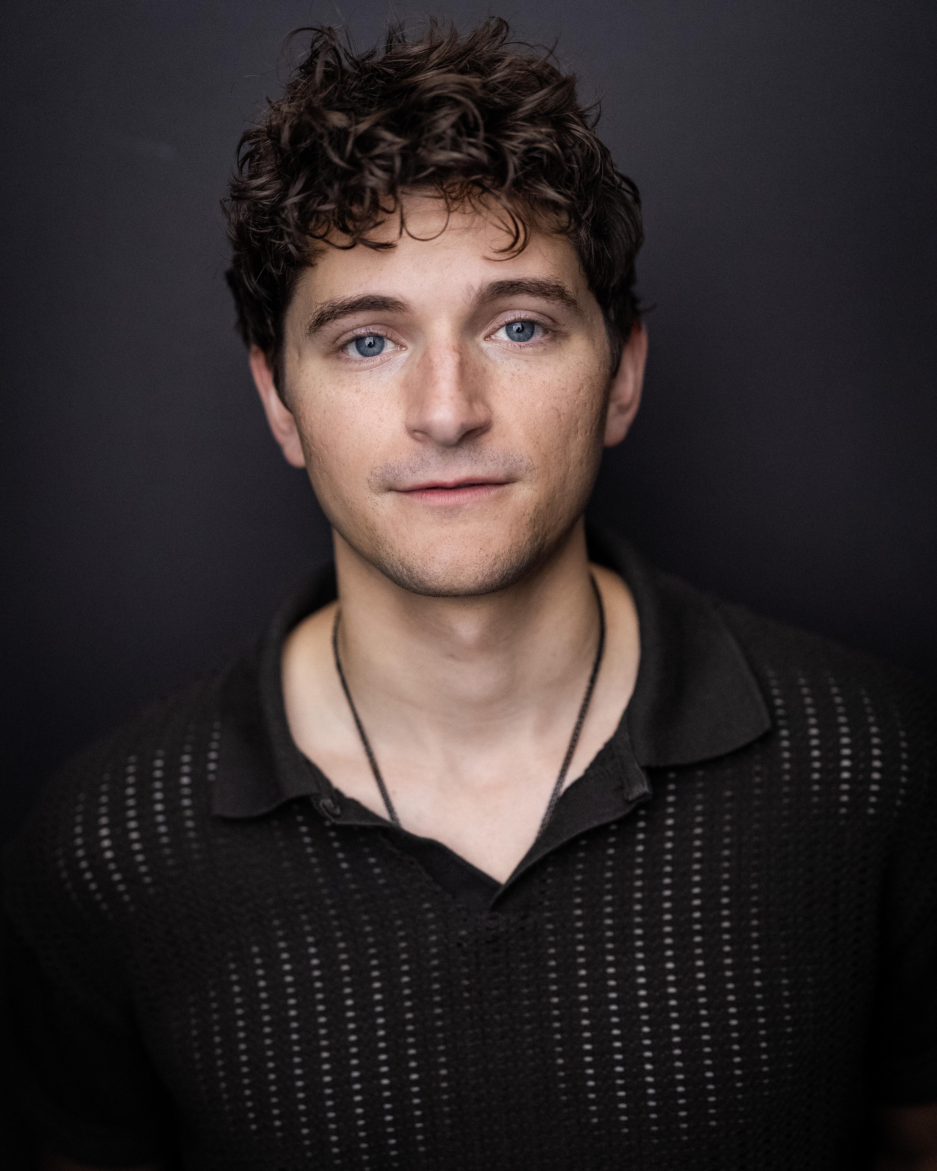 actor Blake Roman large photo