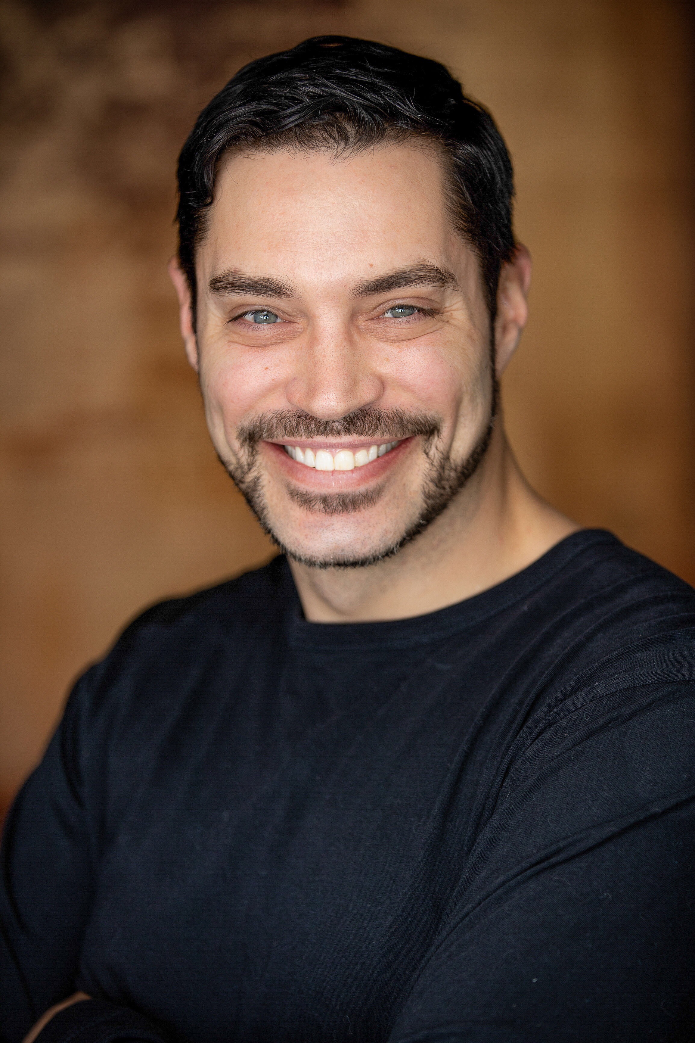 actor Nicholas Manelick large photo