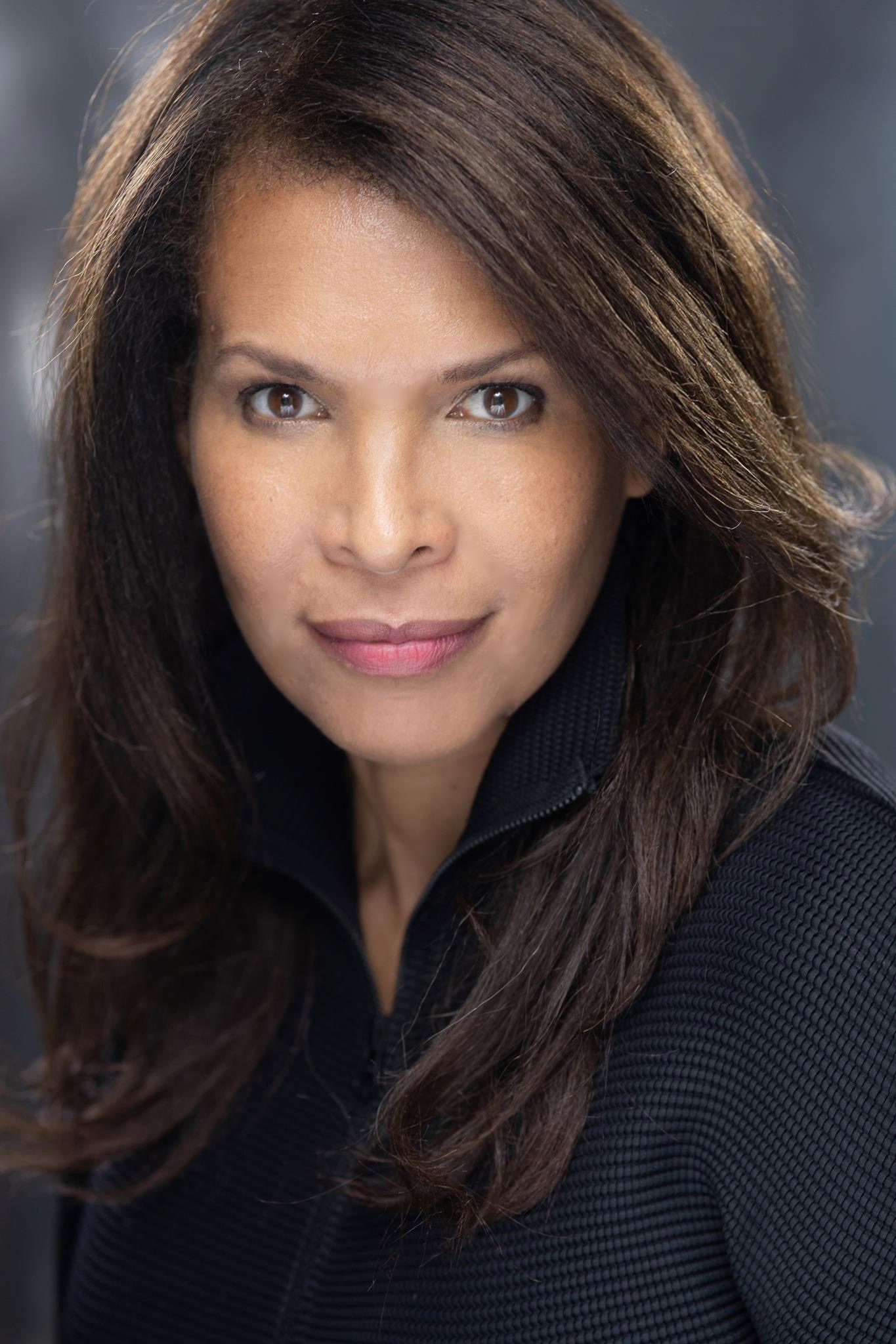 actor Danielle Lewis large photo
