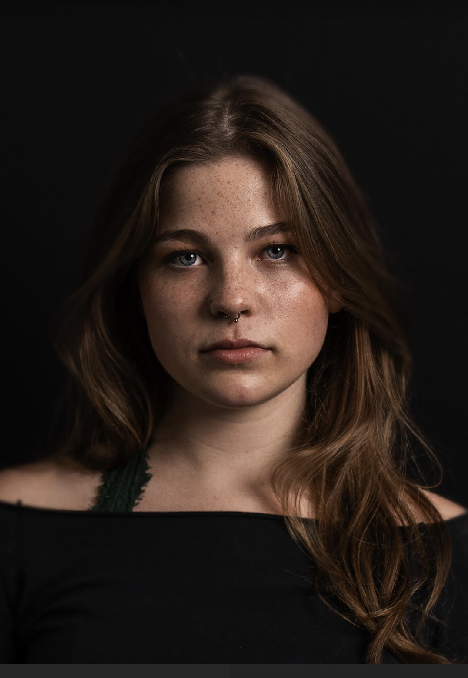 actor Amelie Pease large photo
