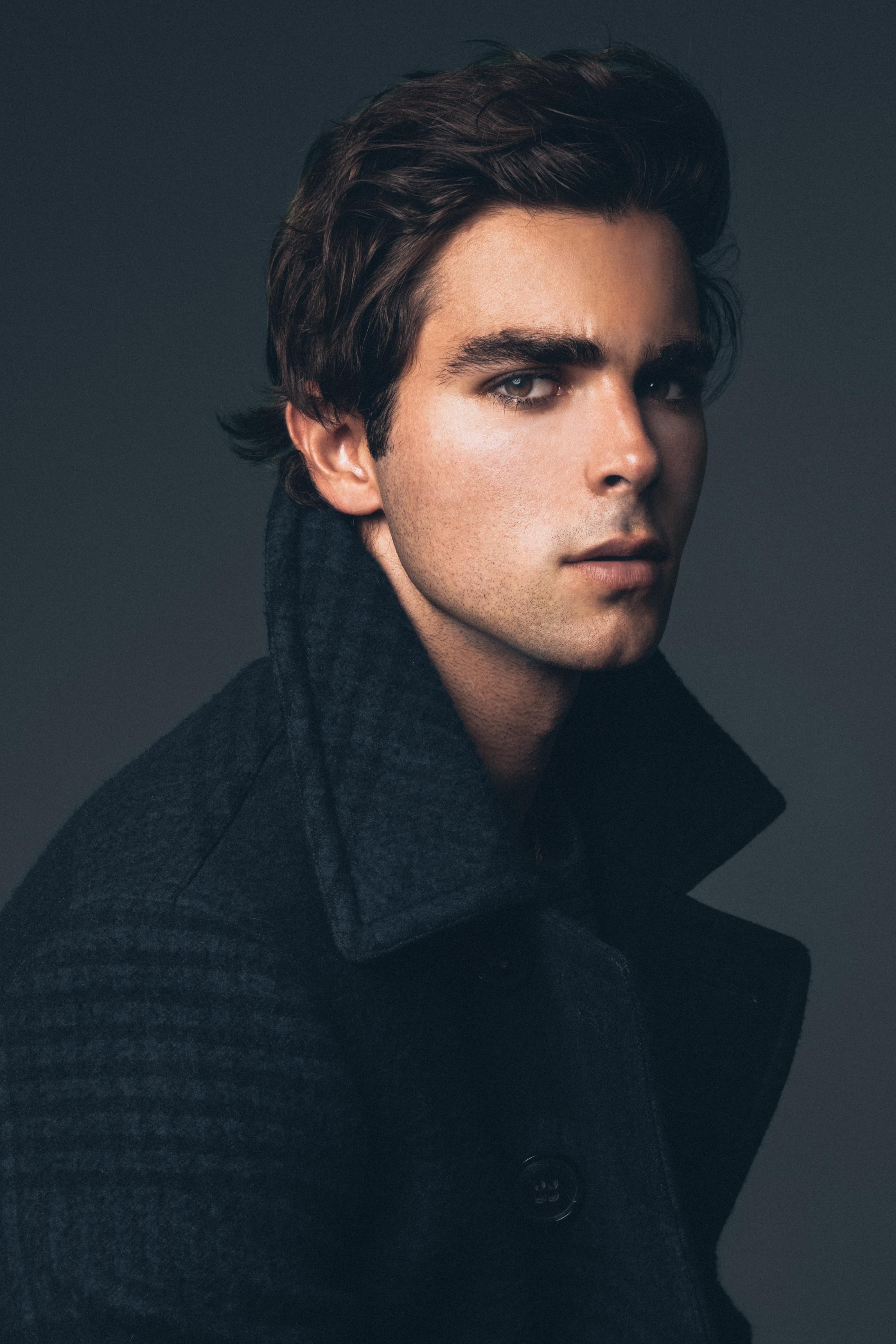 actor Cameron Somers large photo