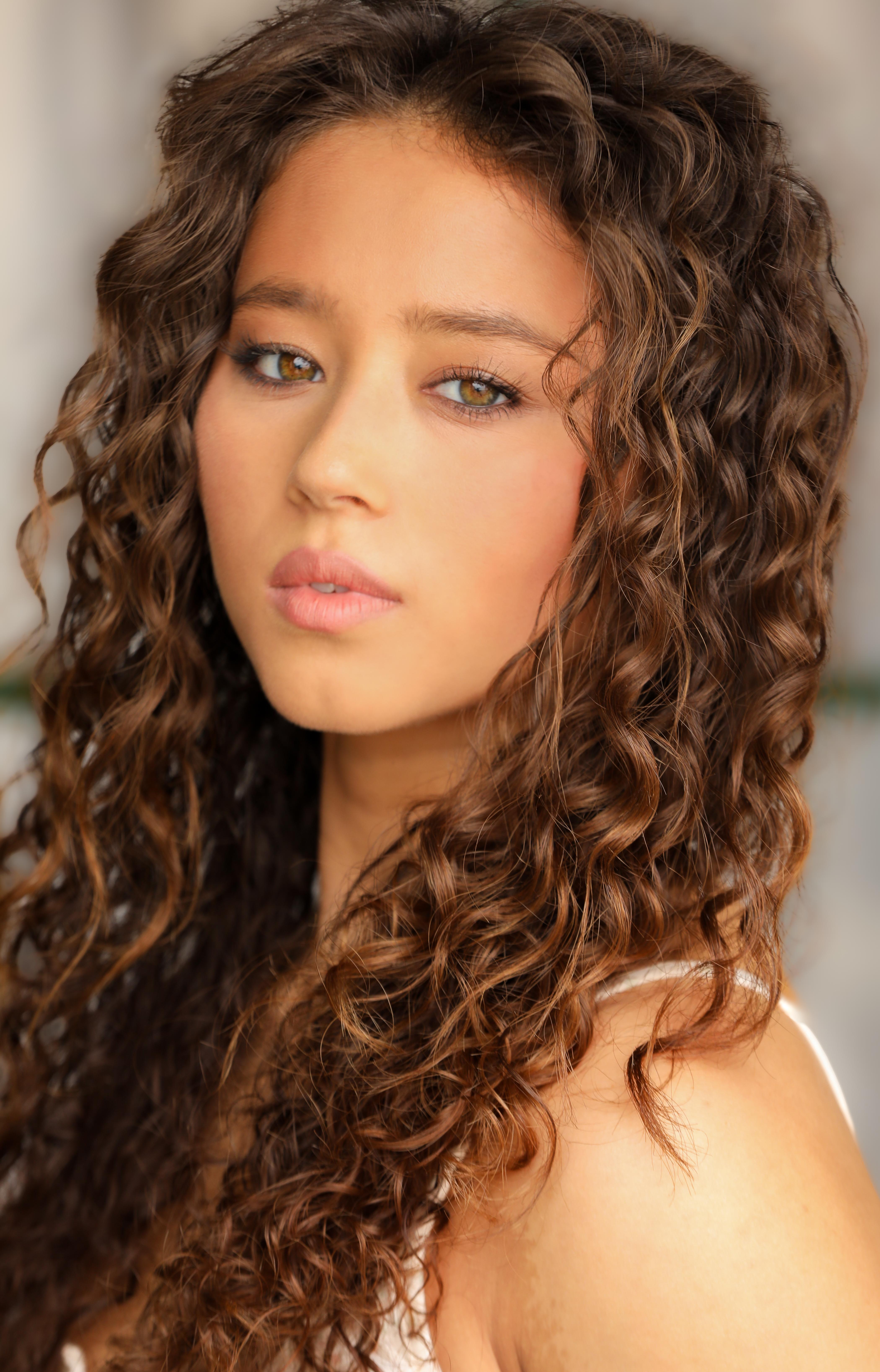 actor Samantha Cochran large photo